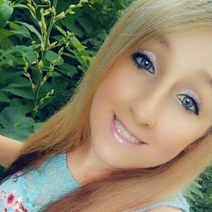 Meet your Posher, Elissa